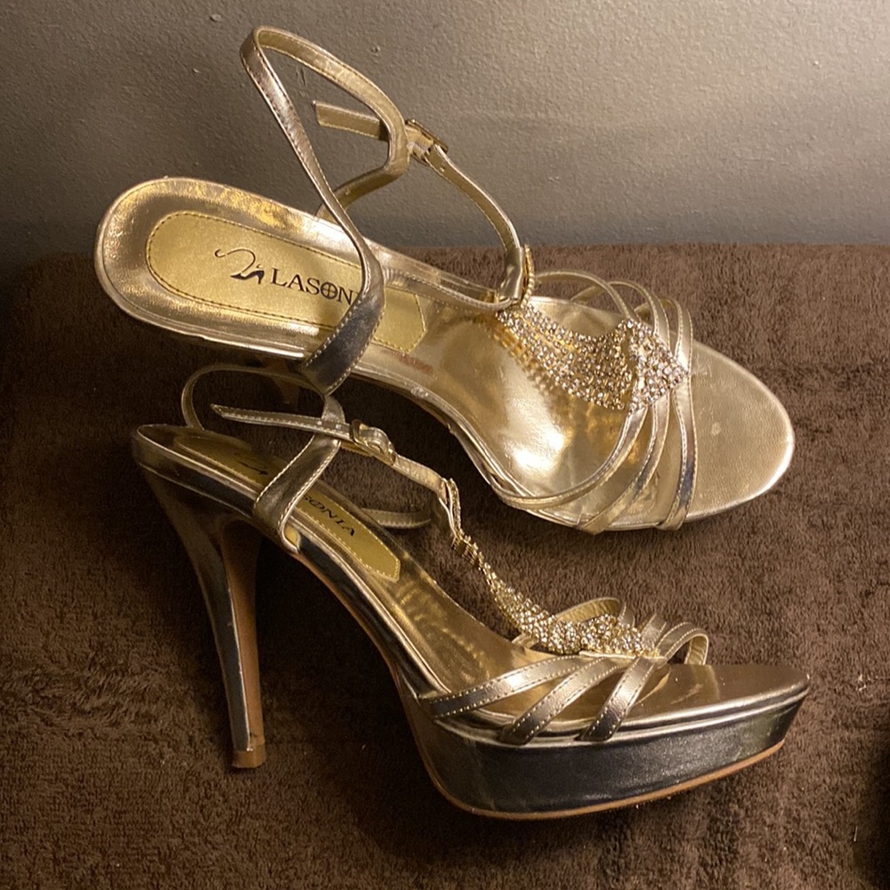 Shoes - Picture 2 of 3